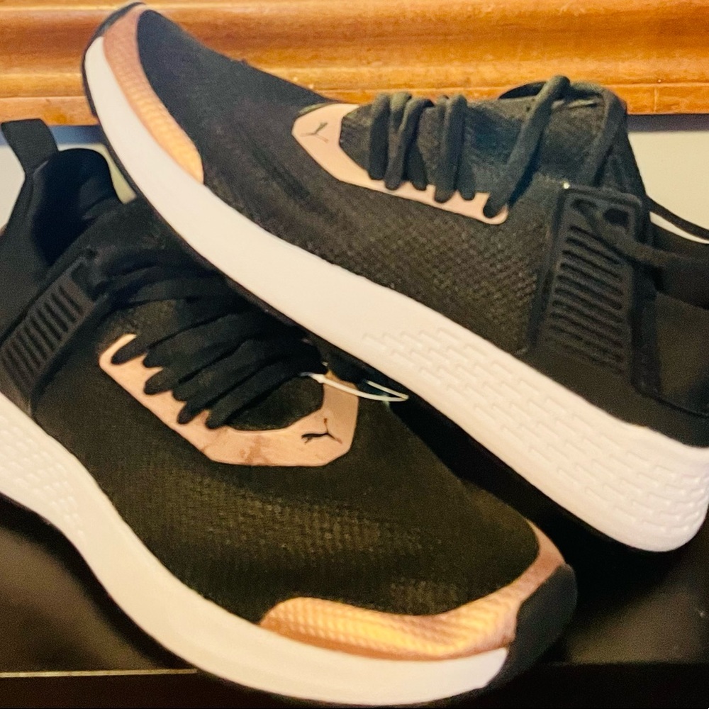 Women sneakers
